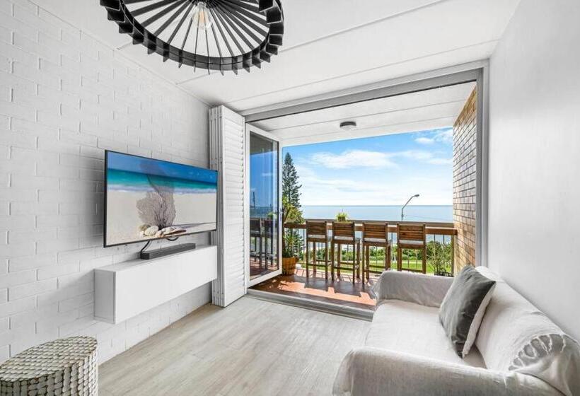 Stunning Views At Alex Heads, 2 Br Stylish Apt