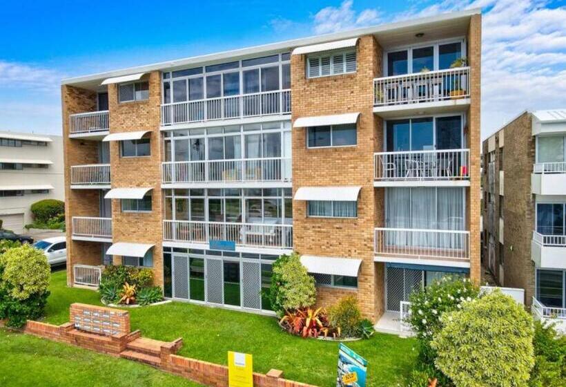 Stunning Views At Alex Heads, 2 Br Stylish Apt
