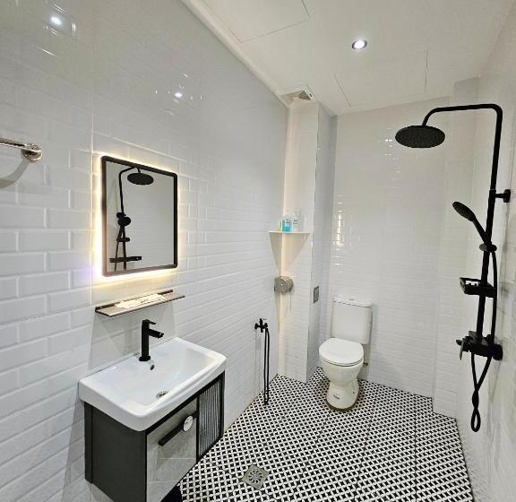 הוסטל Georgetown Inn By Sky Hive