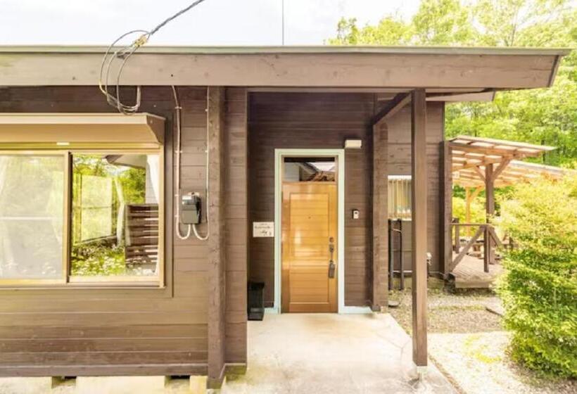 Pensió ウッドペッカー小径