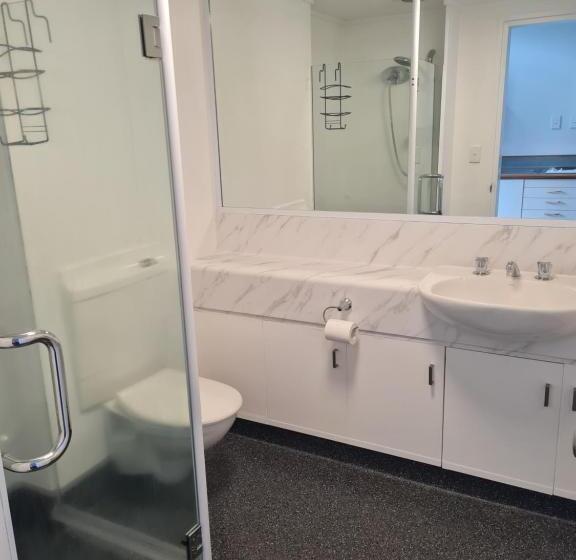 The Wharf Seaview Apartments By Avi