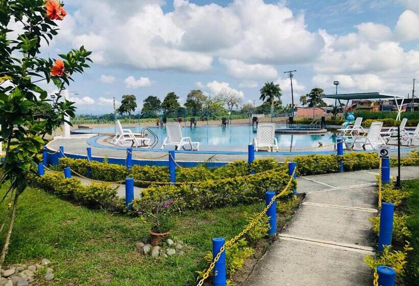 Apartahotel En El Eje Cafetero Cerca Al Parque Del Café