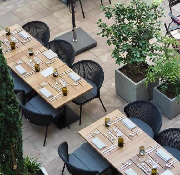 هتل Leonor The Place To Live