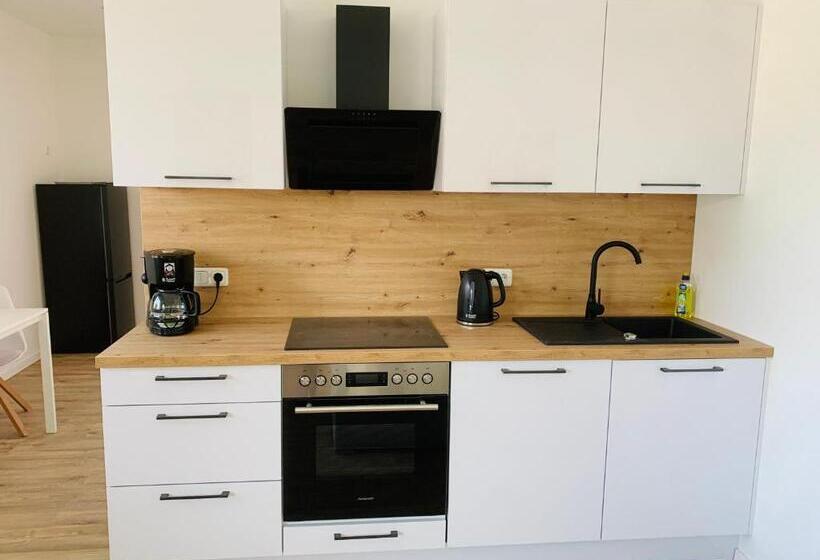 Feddersen Living Kernsanierte Ferienwohnungen   Gemütlich   Netflix   Voll Ausgestattet   Zentral