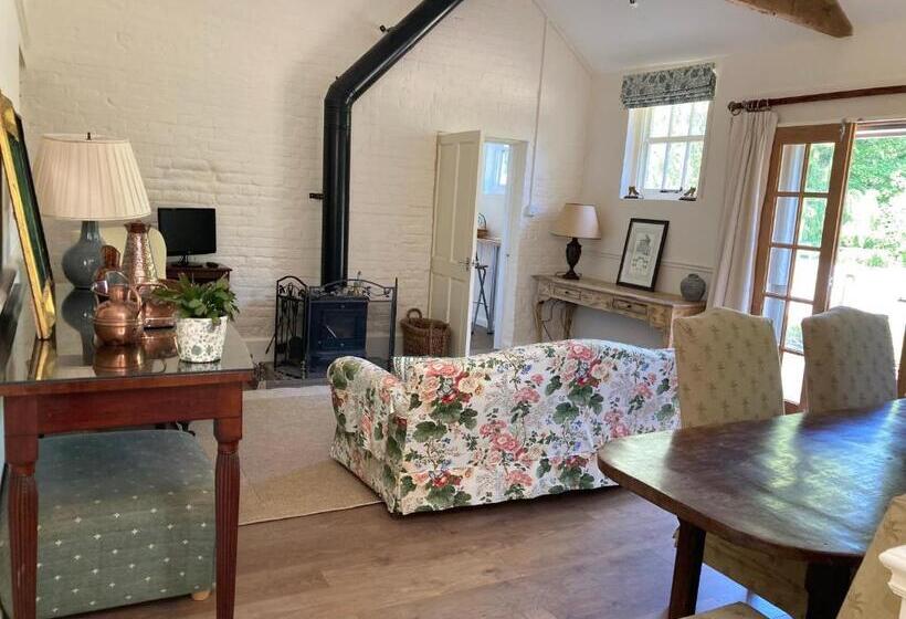 Vineyard Cottage, Hartest   2 Bed With Parking