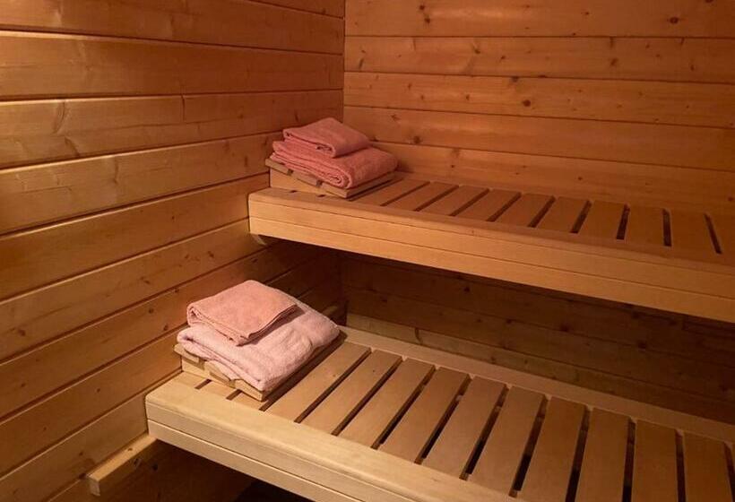 Общежитие Casa Job   Gasthaus   Sauna, Whirlpool   Trun