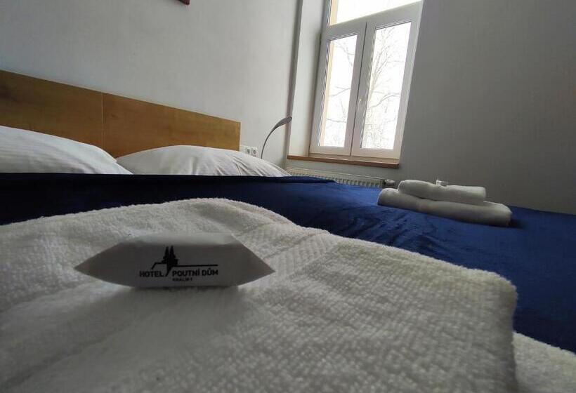 هتل Poutní Dům