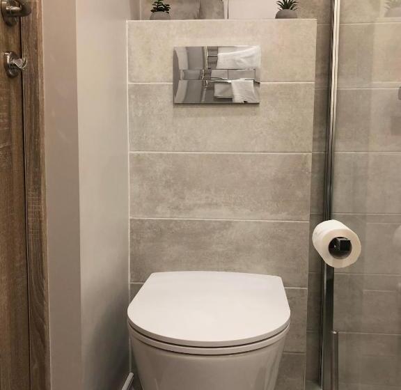 Modern Studio Apartment Near The Beach   5 Min Walk