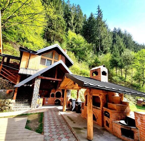 پانسیون Căbănuța Cocoțată
