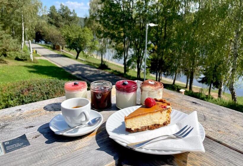 پانسیون Penzion U Přehrady