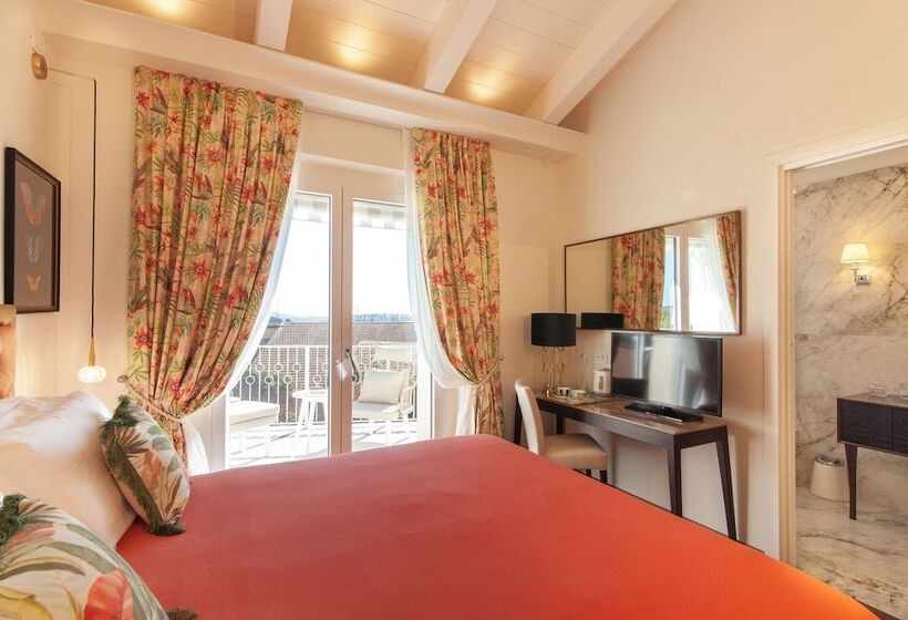هتل Villa Francesca Relais