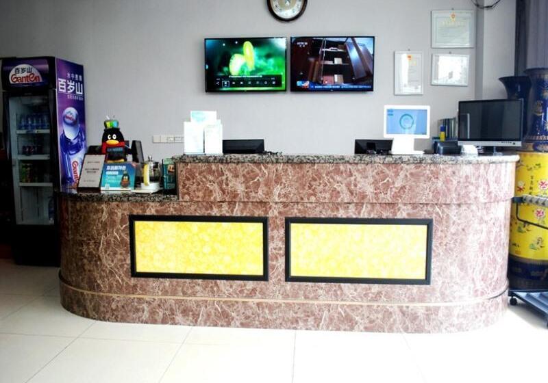 בית מלון כפרי Greentree Inn Jinan Bus Terminal Station Express