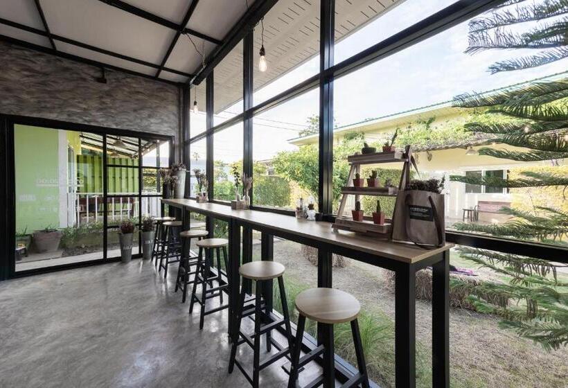 استراحتگاه บ้านสวนวารินทร์ รีสอร์ท