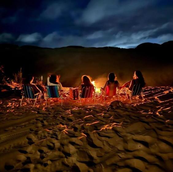 هاستل Canoa Roots Camping