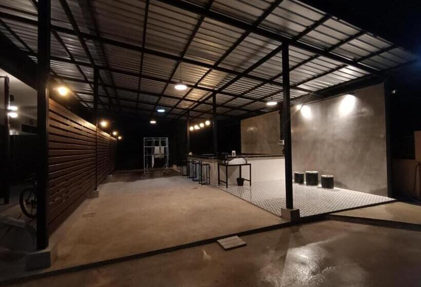酒店 ชาลีรีสอร์ท ชุมพร