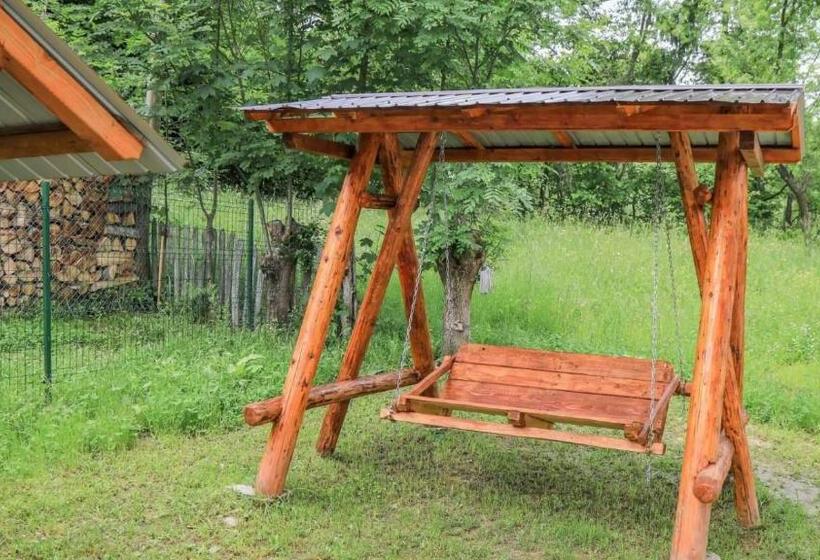پانسیون Hățașul Bunicului