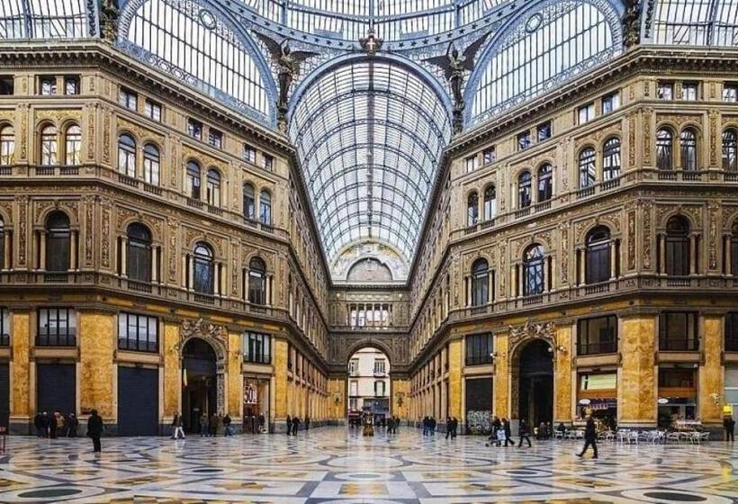 تختخواب و صبحانه Casa Cupiello Via Chiaia   Casa Vacanze Ad Uso Esclusivo