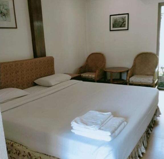 Hotel โรงแรม เพนท์เฮ้าส์ รีสอร์ท เบตง