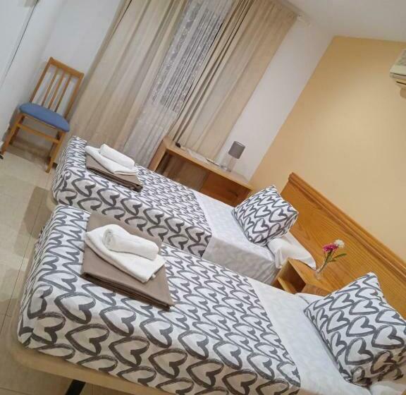 פנסיון El Alamo Madrid