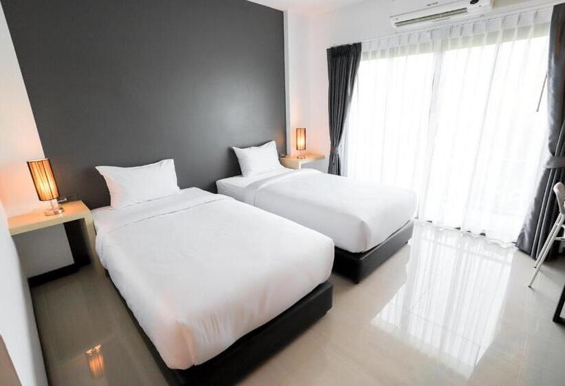 The Rest Hotel   ประจวบ