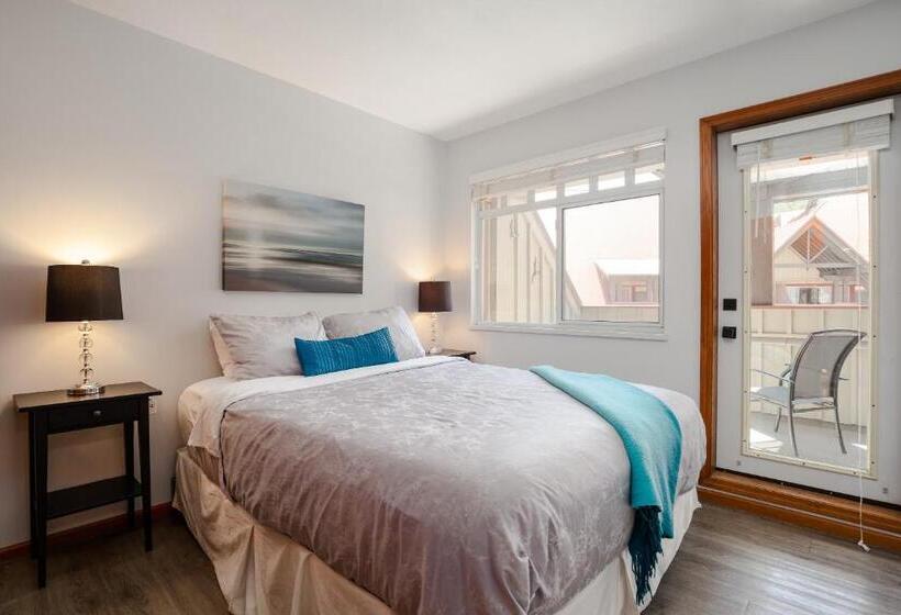3br Sunpath   Spacious Village Townhome