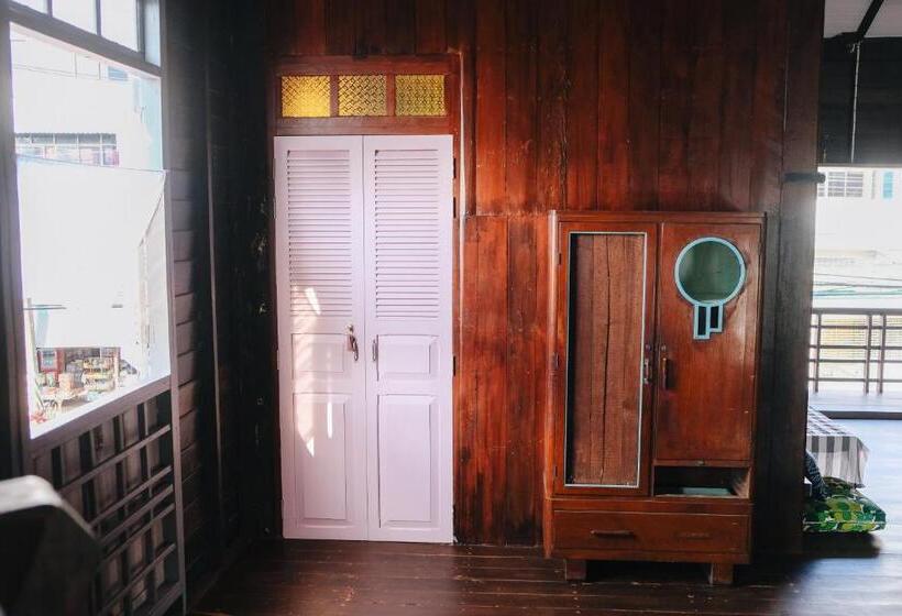 住宿加早餐  บ้านเสงี่ยม มณี Baan Sa Ngiam Manee