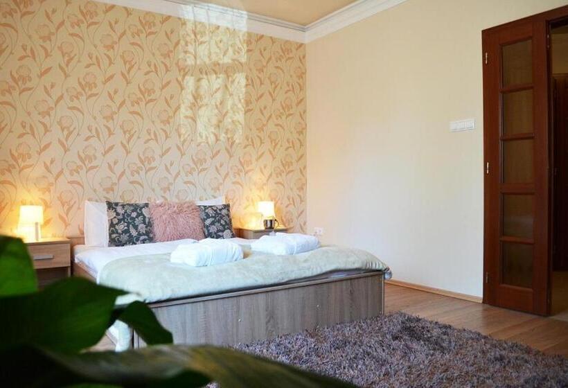 Bed and Breakfast Gyula Wellness Villa