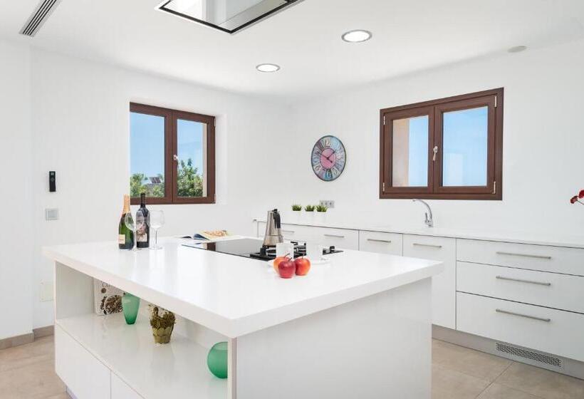 New! Villa Calonge