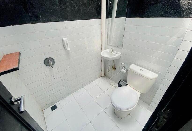 پانسیون Escotel Jalak