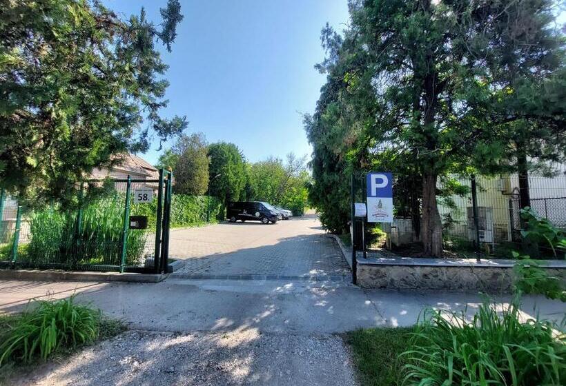 민박 Mamutfenyő Panzió