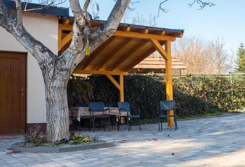 민박 Mamutfenyő Panzió