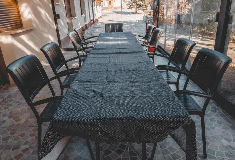 민박 Mamutfenyő Panzió