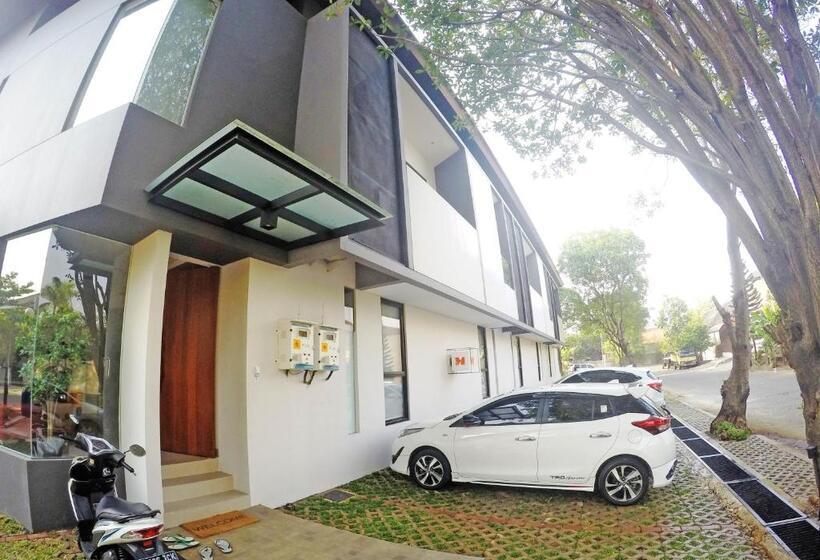 هتل Hm Social Karawaci