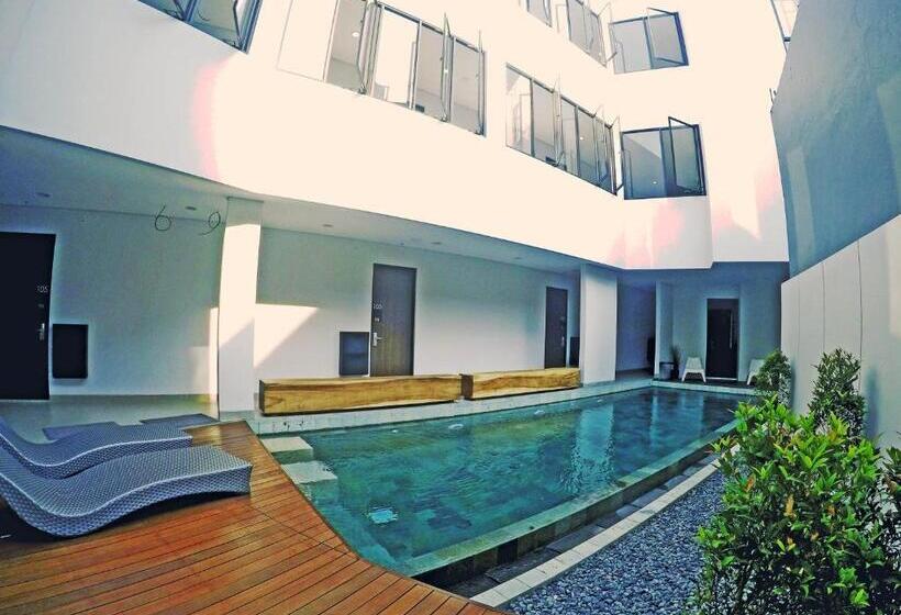 هتل Hm Social Karawaci