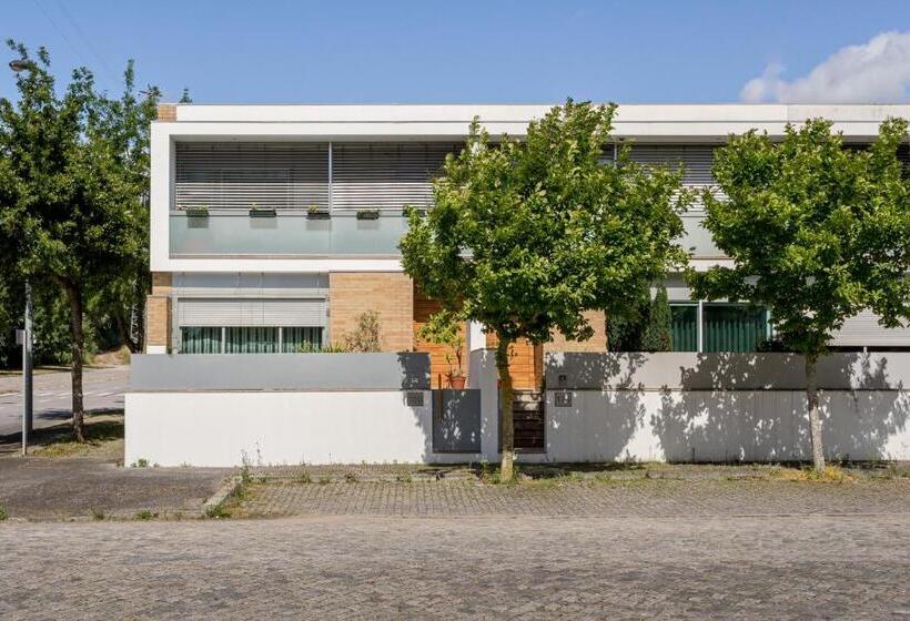 Joivy Sleek House Balcony & 2 Terraces In Porto