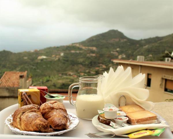 تختخواب و صبحانه Le Nuove Porte Di Taormina