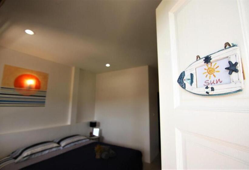 Пансион Sun & Sea Nai Yang Phuket
