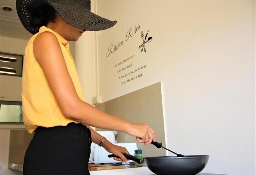 Пансион Sun & Sea Nai Yang Phuket