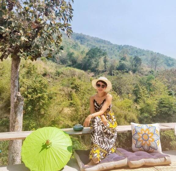 هتل บ้านภูคำฟ้า ดอยปู่ไข่ Baan Phu Kham Fah