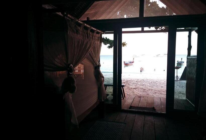 هتل Forra Pattaya Beach Front Bungalow