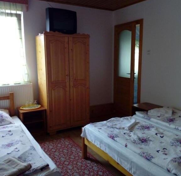 تختخواب و صبحانه Ibolya Imola