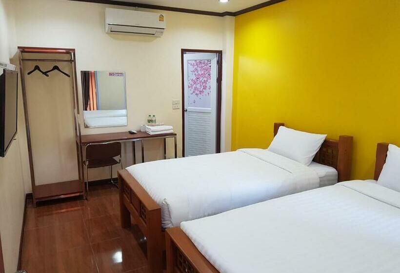 هتل Zone Stations  That Phanom