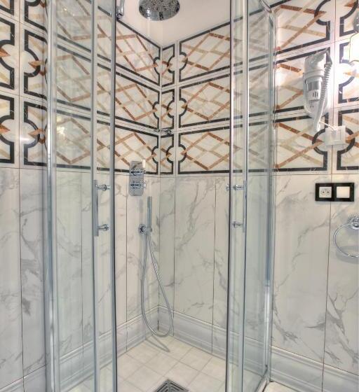تختخواب و صبحانه Aba Luxury B E B Nice