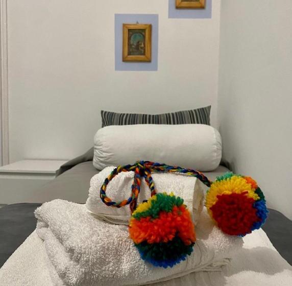 تختخواب و صبحانه Chiaro Di Luna