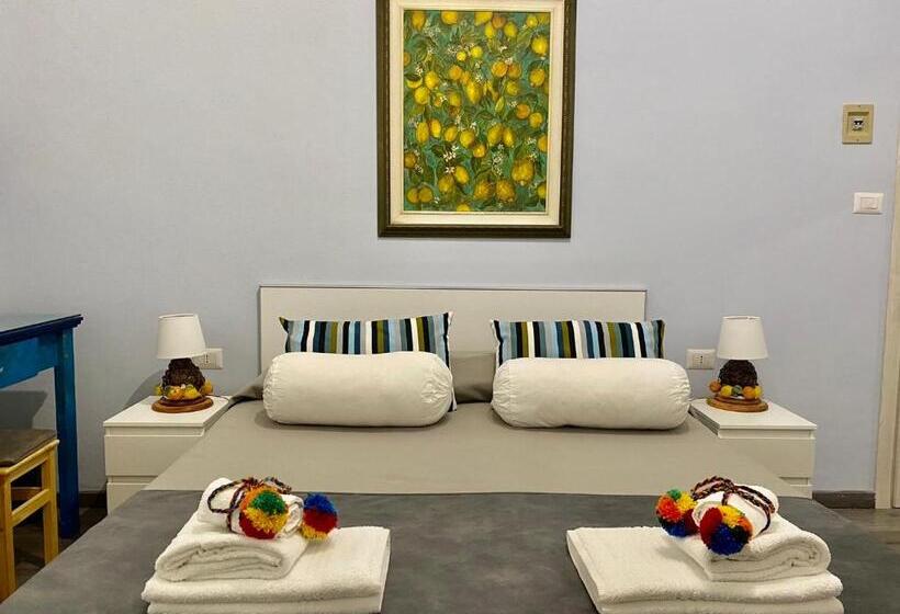 تختخواب و صبحانه Chiaro Di Luna