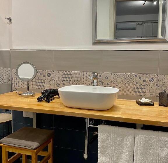 تختخواب و صبحانه Chiaro Di Luna