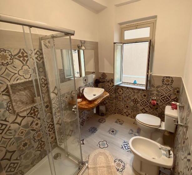 تختخواب و صبحانه Chiaro Di Luna