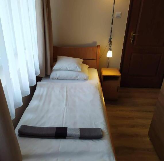 Bed and Breakfast Szilvia Panzió Gyomaendrőd
