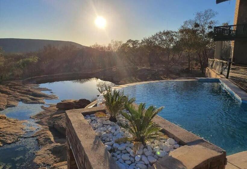 فندق Tholo Private Game Lodge