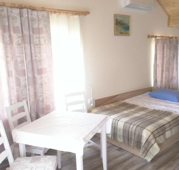 پانسیون Guest House Ezerets